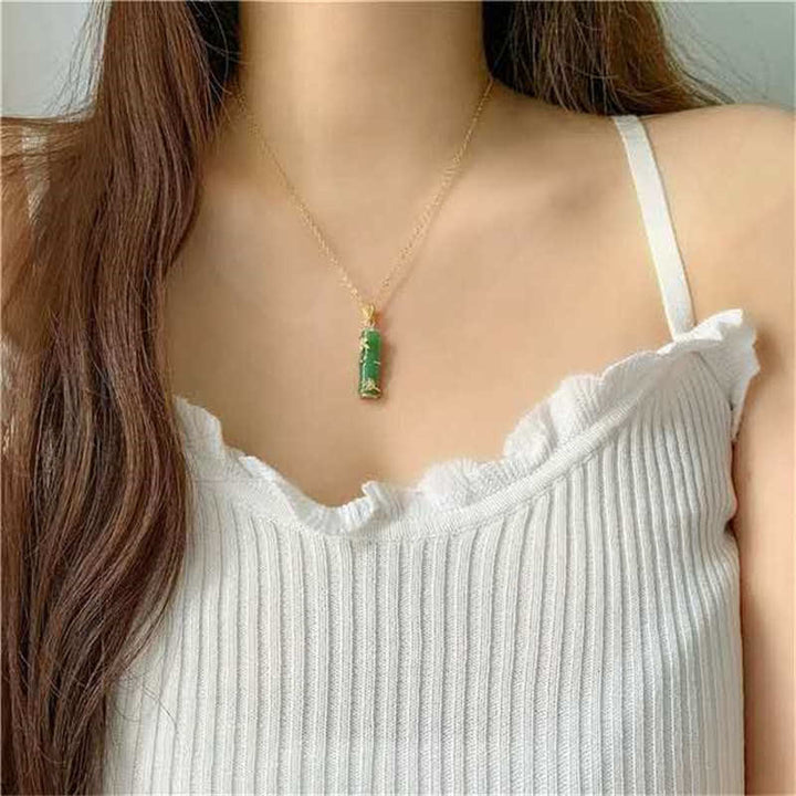 Collana con ciondolo di protezione dalla fortuna in bambù, giada bianca e giada ciano Buddha Stones