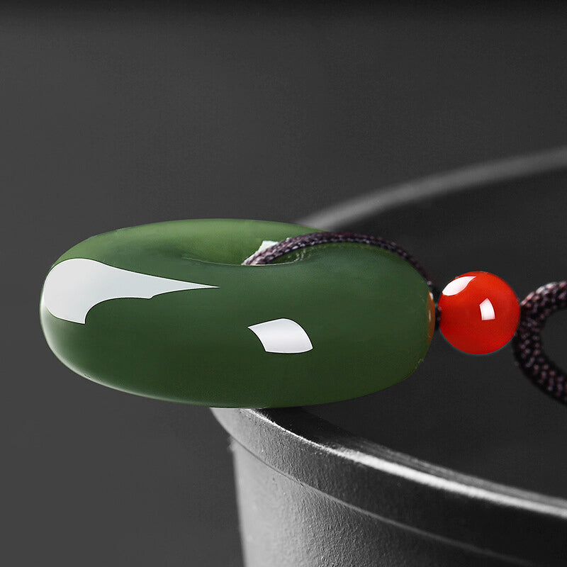 Collana con ciondolo a corda con fibbia della pace in giada rotonda naturale Buddha Stones