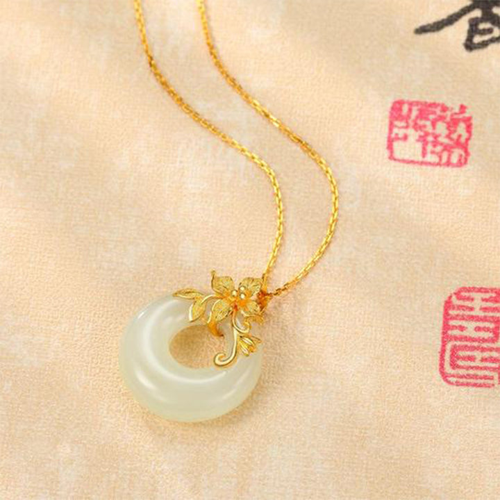 Buddha Stones Collana tibetana in giada bianca calma - image 1