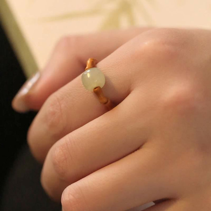 Anello portafortuna di bambù e perline di giada Hetian