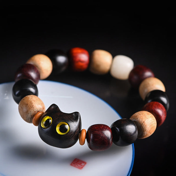 Braccialetto di protezione con incisione di gatto carino in legno di sandalo rosso e ebano con piccole foglie Buddha Stones - Legno di ebano (equilibrio♥calma) - image 1