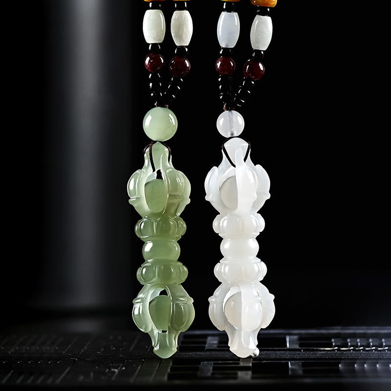 Collana con ciondolo di successo inciso Dorje Vajra in giada ciano naturale tibetana e giada bianca - image 1