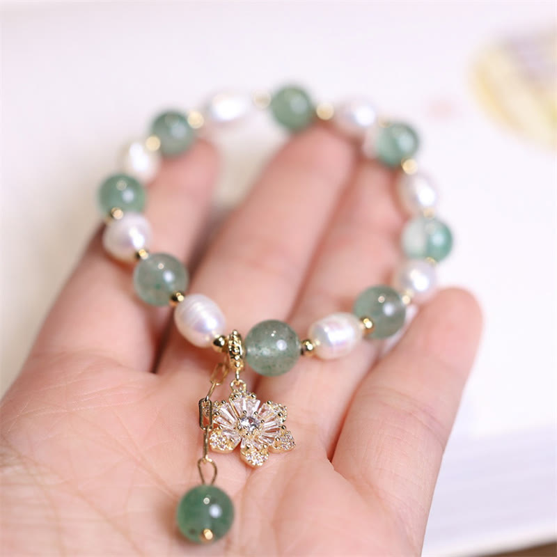 Braccialetto con ciondolo a forma di fiore di perla di quarzo fragola verde naturale Buddha Stones