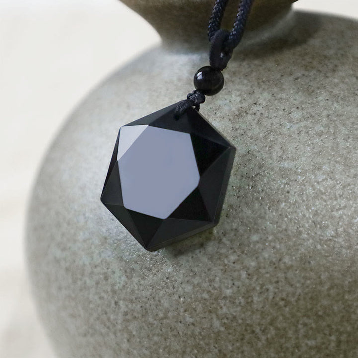 Collana con ciondolo purificatore con talismano in ossidiana nera
