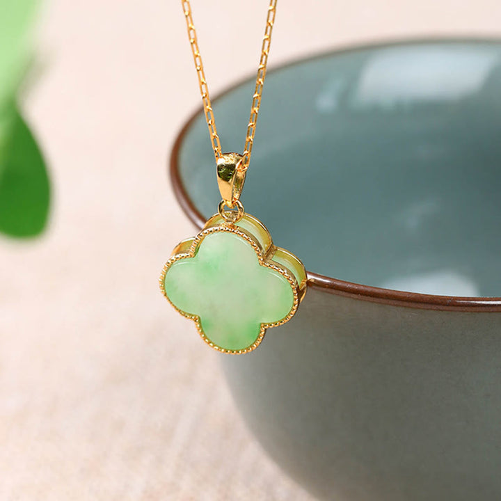 Collana con ciondolo portafortuna in giada con motivo a quadrifoglio Buddha Stones