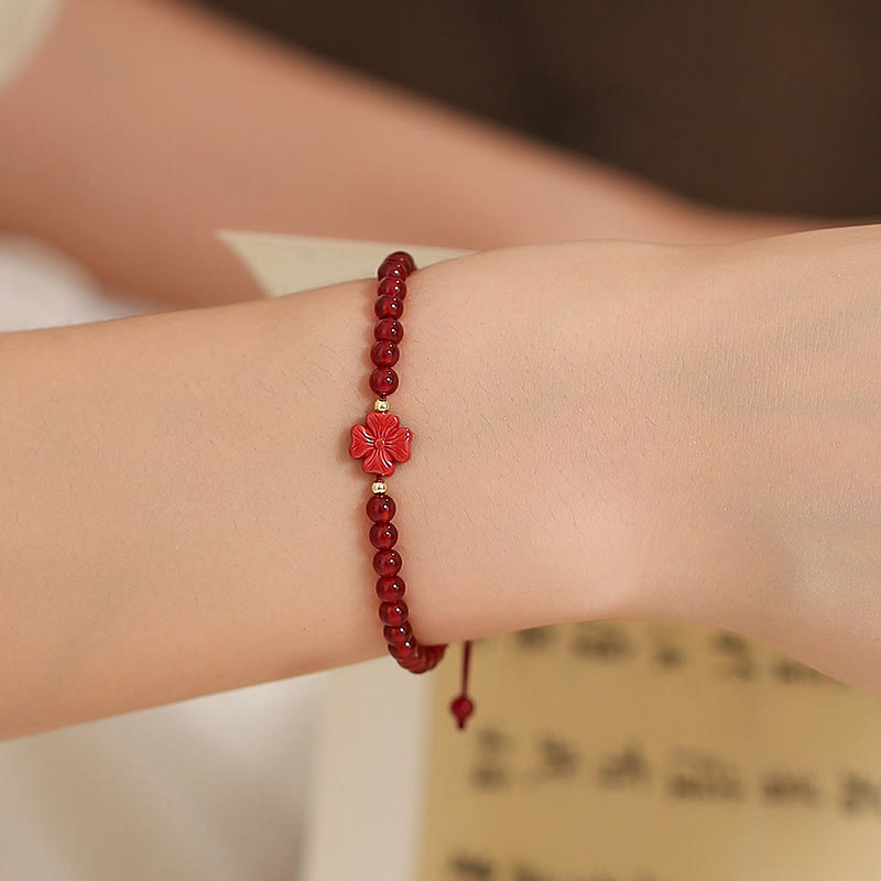 Braccialetto con corda di sicurezza a forma di stella con quadrifoglio a quattro foglie e nodo infinito in agata rossa naturale