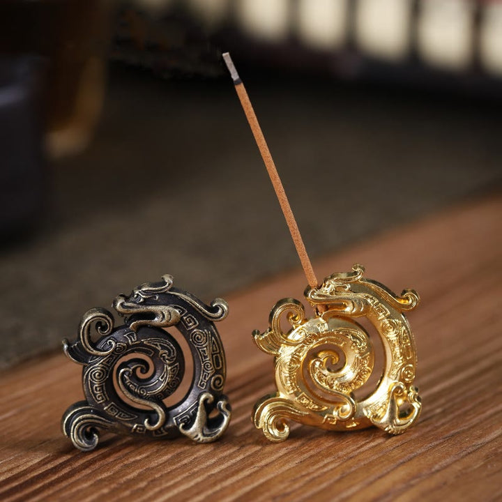 Buddha Stones Mini Auspicious Dragon Pattern Meditazione in lega di zinco Piccolo bruciatore di incenso