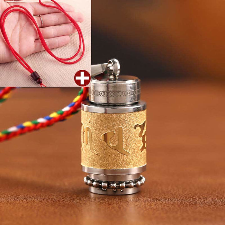 Buddha Stones Tibet Om Mani Padme Hum Shurangama Mantra Titanio Acciaio Saggezza Amuleto Collana Pendente - 1,4*2,4 cm - Oro - Filo rosso - image 21