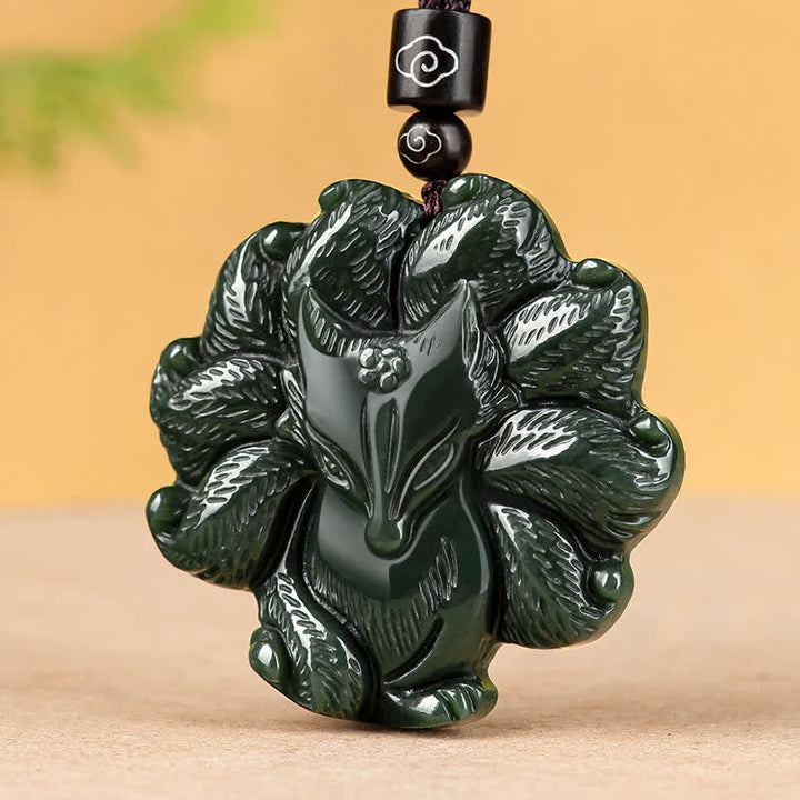 Collana con ciondolo a forma di volpe a nove code in giada ciano di Hetian