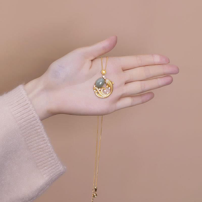 Collana con ciondolo calmante con pesce koi in giada ciano e Buddha Stones - image 4
