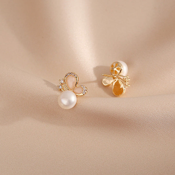 Orecchini a Buddha Stones placcati oro 18k con perle e farfalle, amore e libertà - image 9