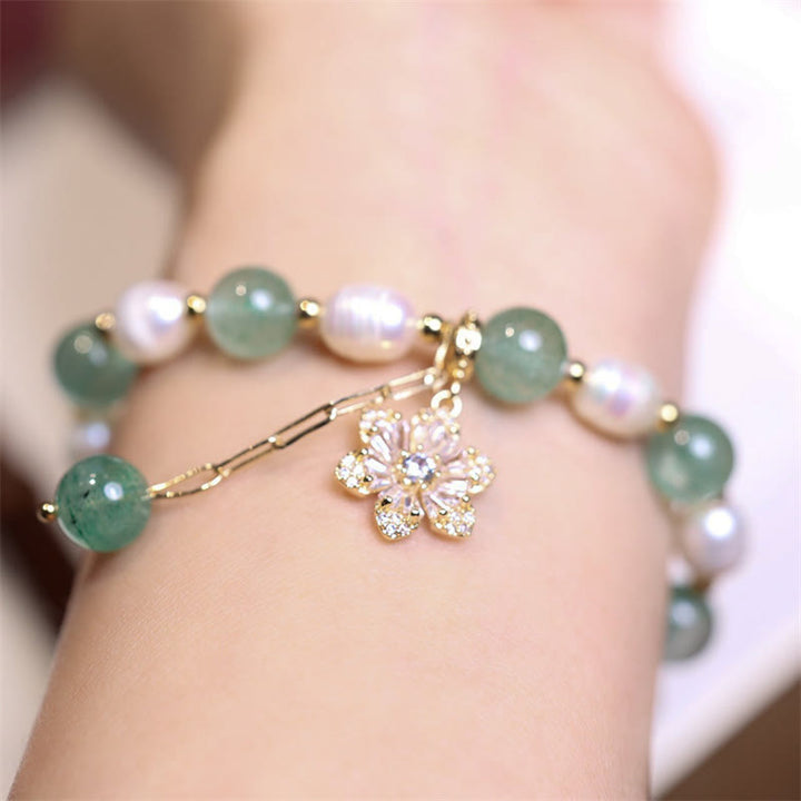 Braccialetto con ciondolo a forma di fiore di perla di quarzo fragola verde naturale Buddha Stones