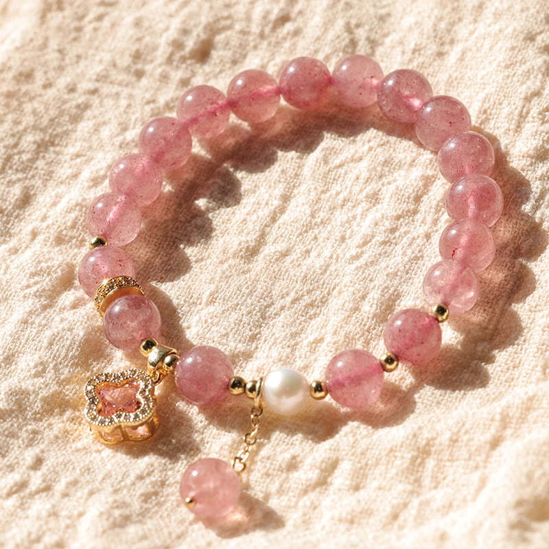 Braccialetto di guarigione con ciondolo a forma di quadrifoglio, perla e quarzo fragola Buddha Stones