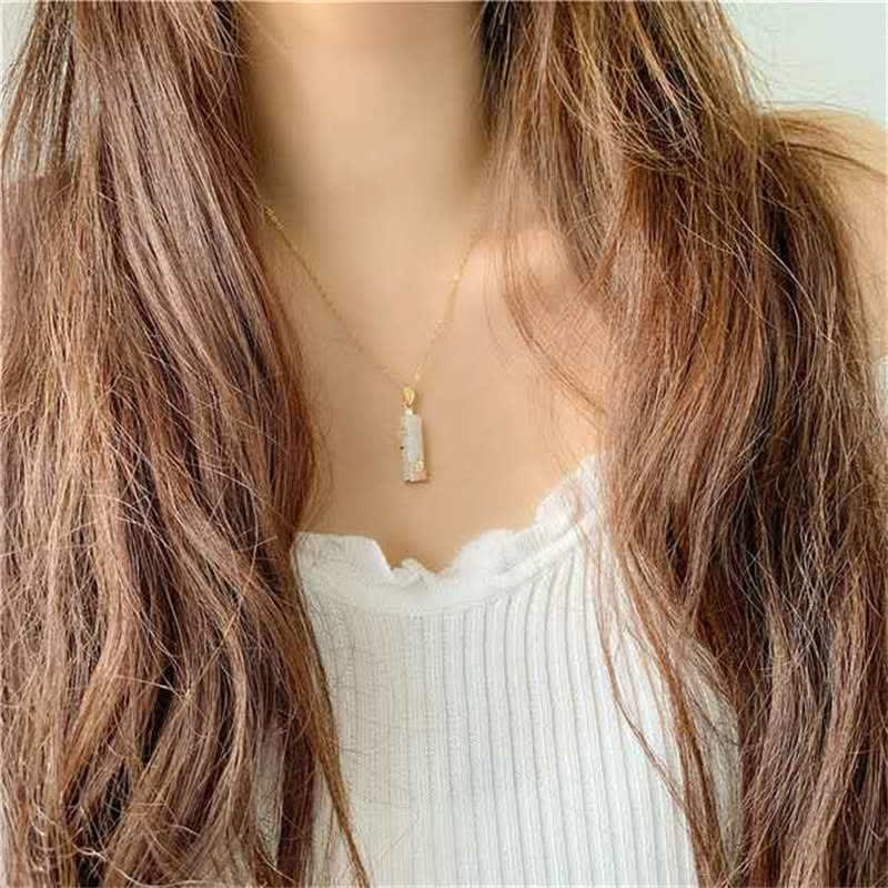 Collana con ciondolo di protezione dalla fortuna in bambù, giada bianca e giada ciano Buddha Stones