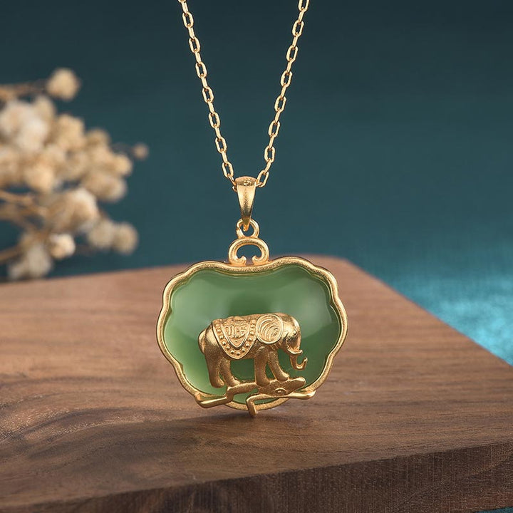 Collana con ciondolo di guarigione di elefante in giada naturale Buddha Stones