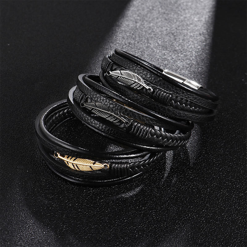 Bracciale con fibbia magnetica intrecciata in acciaio al titanio e pelle multistrato con motivo a piume Buddha Stones
