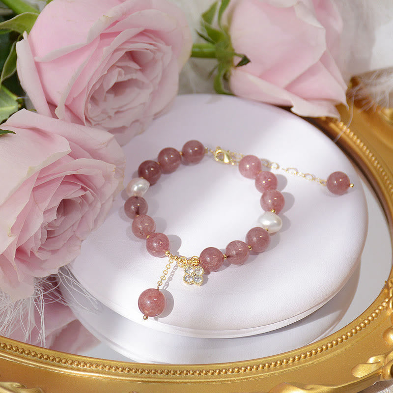 Braccialetto dell'amore con quadrifoglio a quattro foglie di perle di quarzo fragola naturale Buddha Stones