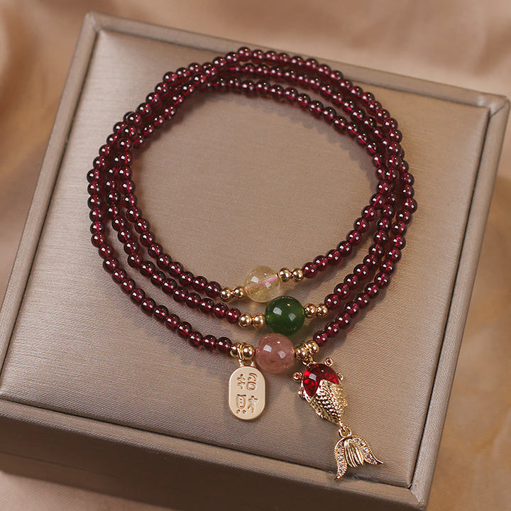 Buddha Stones Granato naturale Cristallo di quarzo fragola Volpe Koi Pesce Pace Fibbia Fortuna Protezione Braccialetto a triplo giro