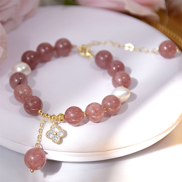 Braccialetto dell'amore con quadrifoglio a quattro foglie di perle di quarzo fragola naturale Buddha Stones