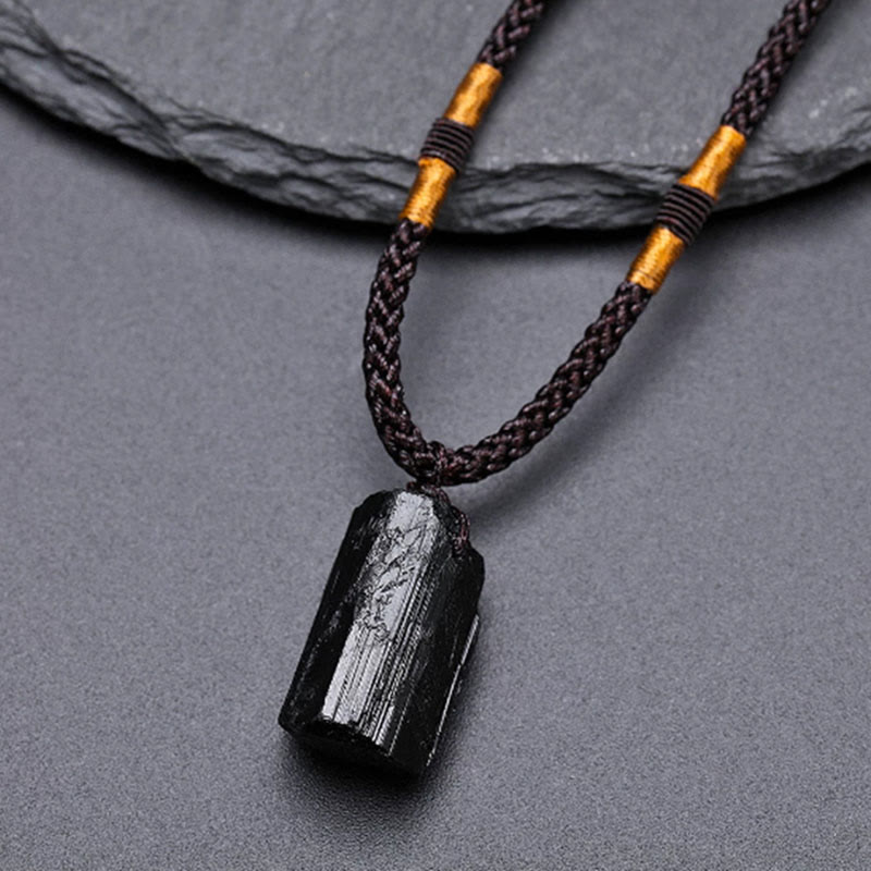 Collana con ciondolo in corda positiva con tormalina nera naturale Buddha Stones - Tormalina nera (forma allungata grezza · le dimensioni variano) - image 0
