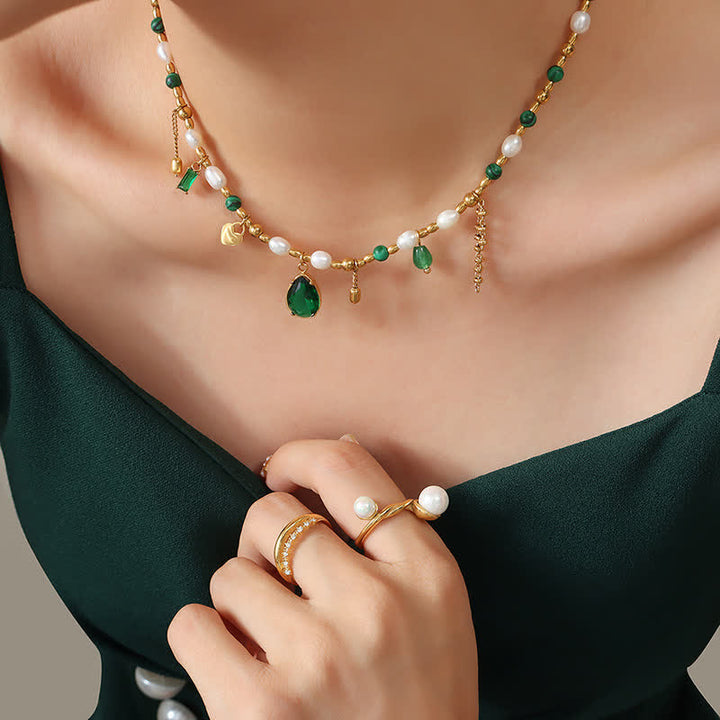Collana con ciondolo in perle e zirconi turchese calmo
