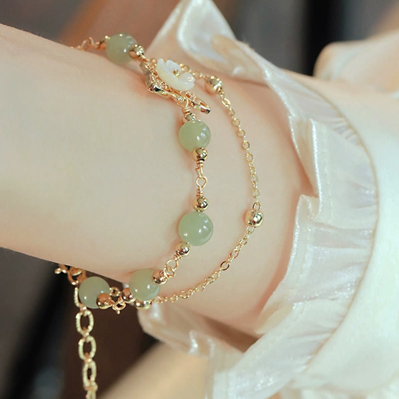 Braccialetto portafortuna a doppio strato con fiore in pietra tridacna a farfalla in giada placcato oro 14K Buddha Stones