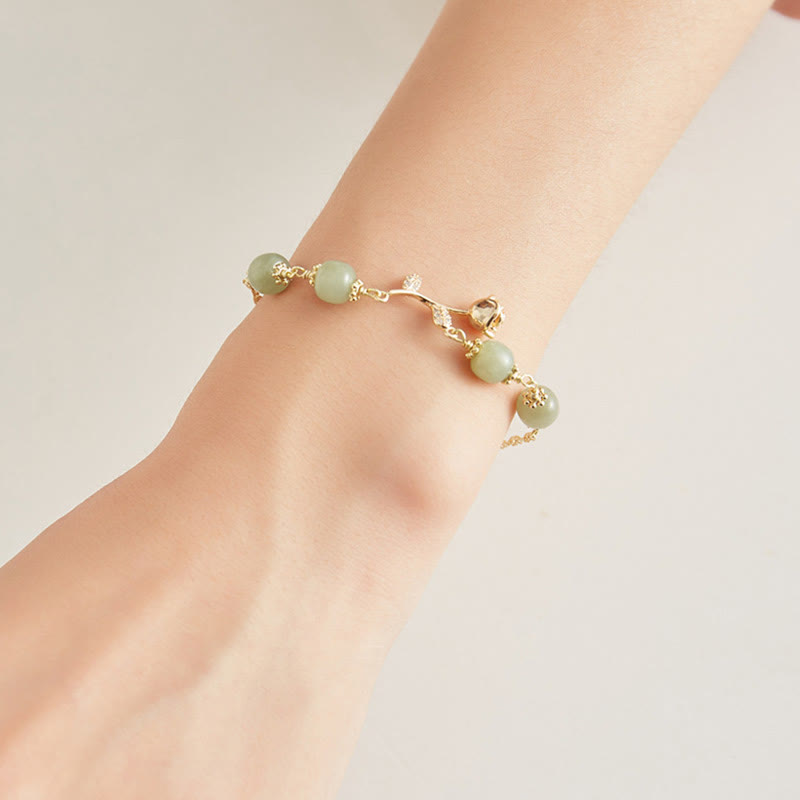 Bracciale con catena portafortuna in giada Hetian placcata in oro 14K con fiore di rosa dorata e Buddha Stones