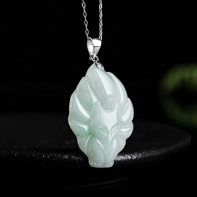 Collana con ciondolo in acciaio al titanio e catena in giada naturale con volpe a nove code Buddha Stones - image 1