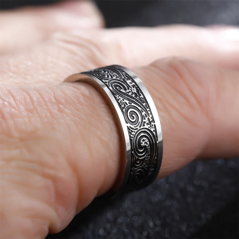 Anello in acciaio al titanio con motivo inciso a onde vintage e nuvole di buon auspicio - image 3