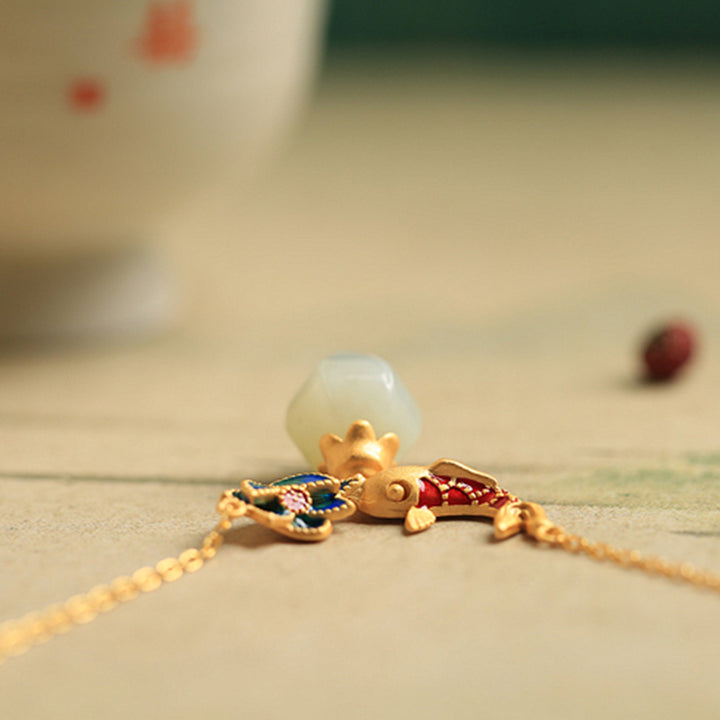 Collana con ciondolo di protezione in rame con pesce koi in giada bianca e Buddha Stones - image 8