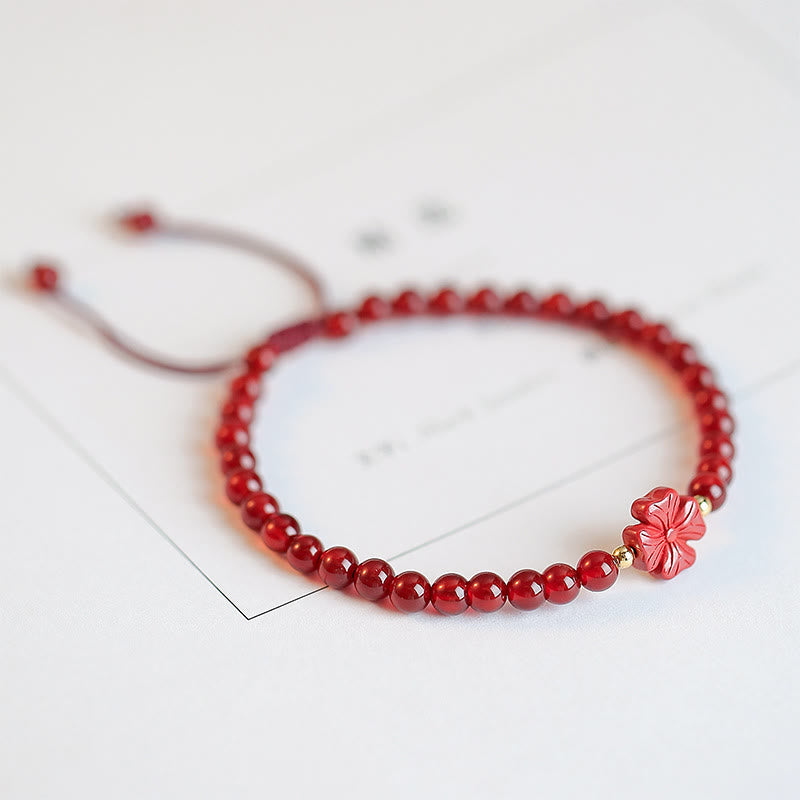 Braccialetto con corda di sicurezza a forma di stella con quadrifoglio a quattro foglie e nodo infinito in agata rossa naturale