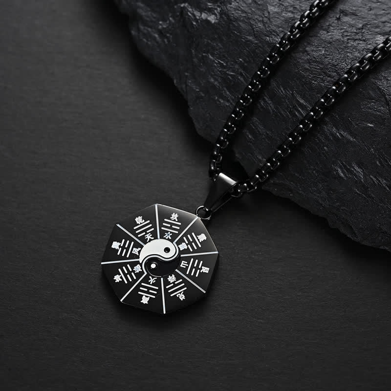 Collana pendente in acciaio al titanio e bilanciamento Bagua Yin Yang - image 3
