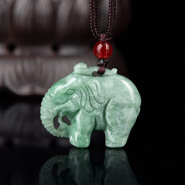 Collana con ciondolo a corda con giada elefante, fortuna e forza
