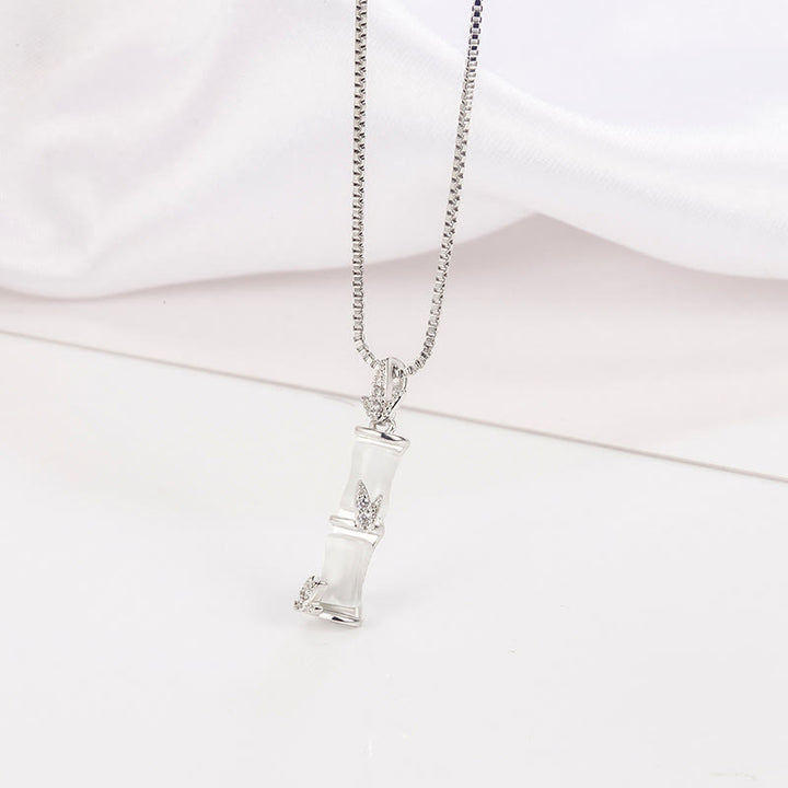 Collana con Buddha Stones, calcedonio e bambù, modello Harmony