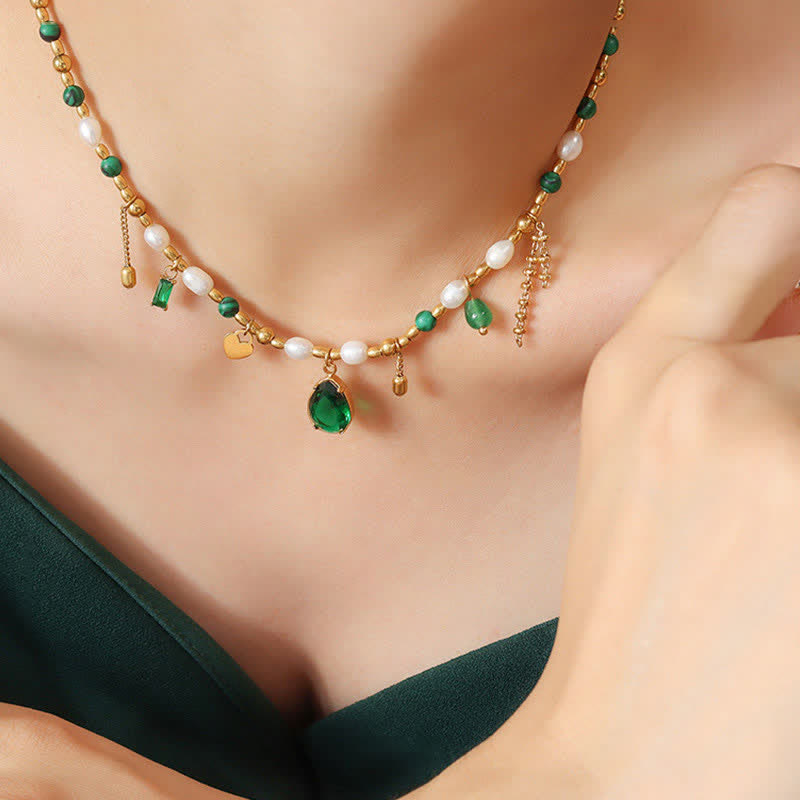 Collana con ciondolo in perle e zirconi turchese calmo