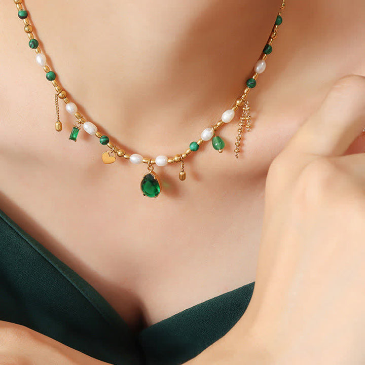 Collana con ciondolo in perle e zirconi turchese calmo