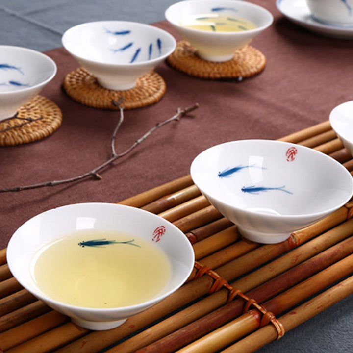 Buddha Stones Jingdezhen blu e bianco porcellana Koi Fish tazza da tè in ceramica Kung Fu tazze da tè