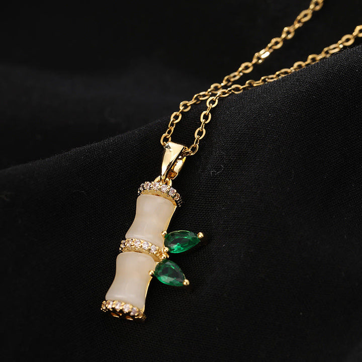 Collana pendente con Buddha Stones placcate in oro 18K, calcedonio, bambù, strass, armonia