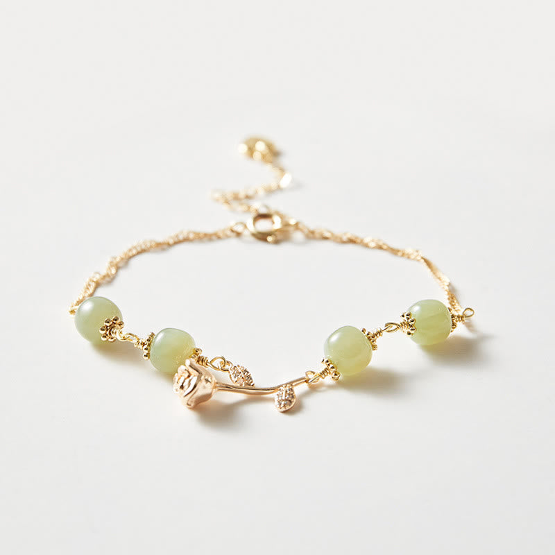 Bracciale con catena portafortuna in giada Hetian placcata in oro 14K con fiore di rosa dorata e Buddha Stones