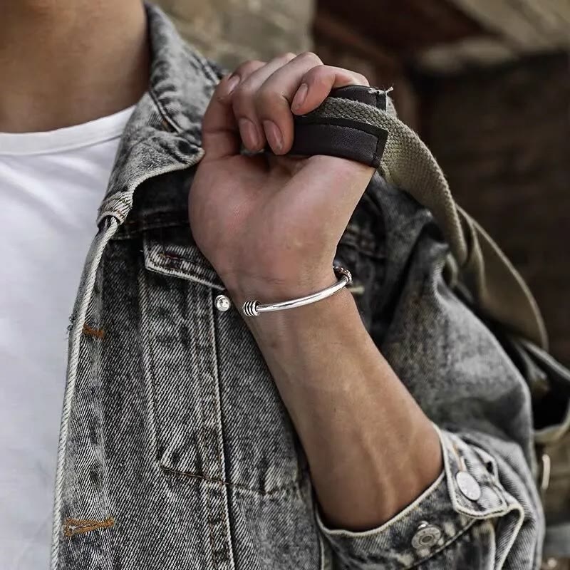 Bracciale rigido con polsino incisi Buddha Stones Om Mani Padme Hum Peace