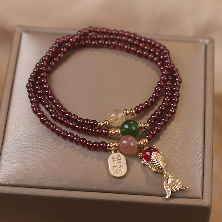 Buddha Stones Granato naturale Cristallo di quarzo fragola Volpe Koi Pesce Pace Fibbia Fortuna Protezione Braccialetto a triplo giro